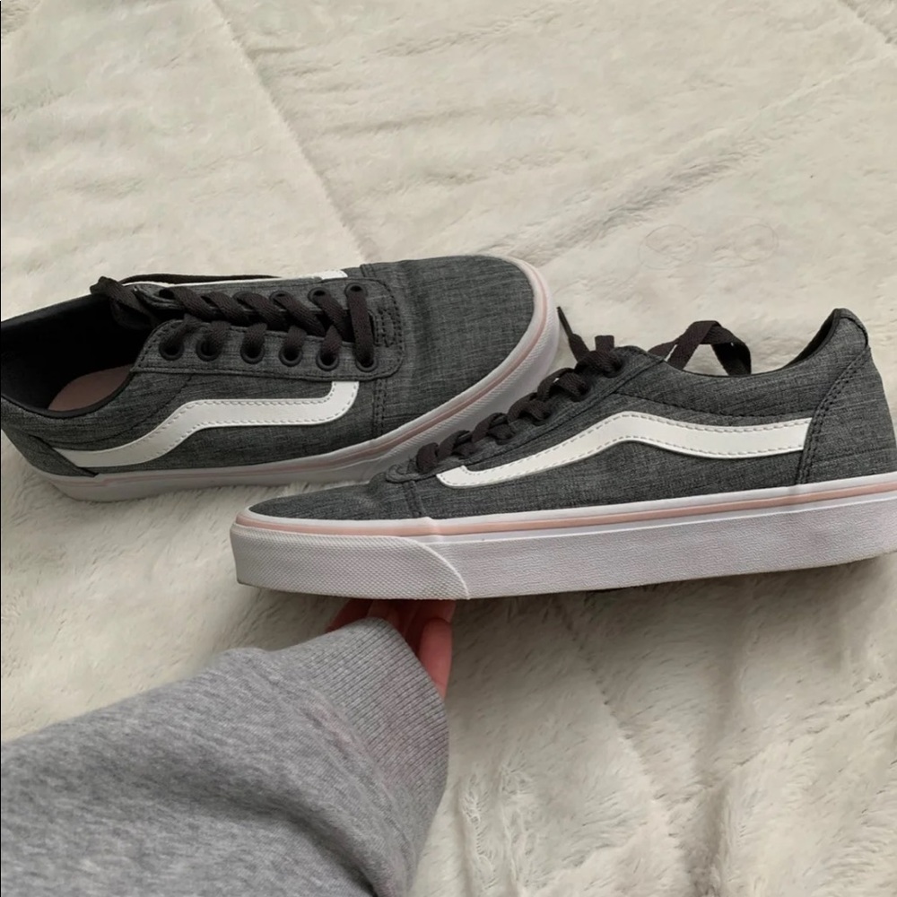 Vans - Picture 3 of 4